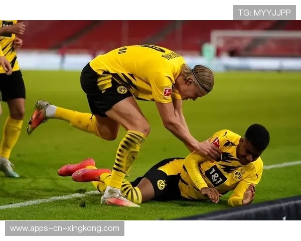 多特边路频繁渗透，后点补射成为比赛定海神针